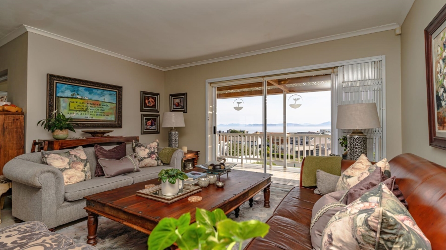 3 Bedroom Property for Sale in Perlemoenbaai Western Cape